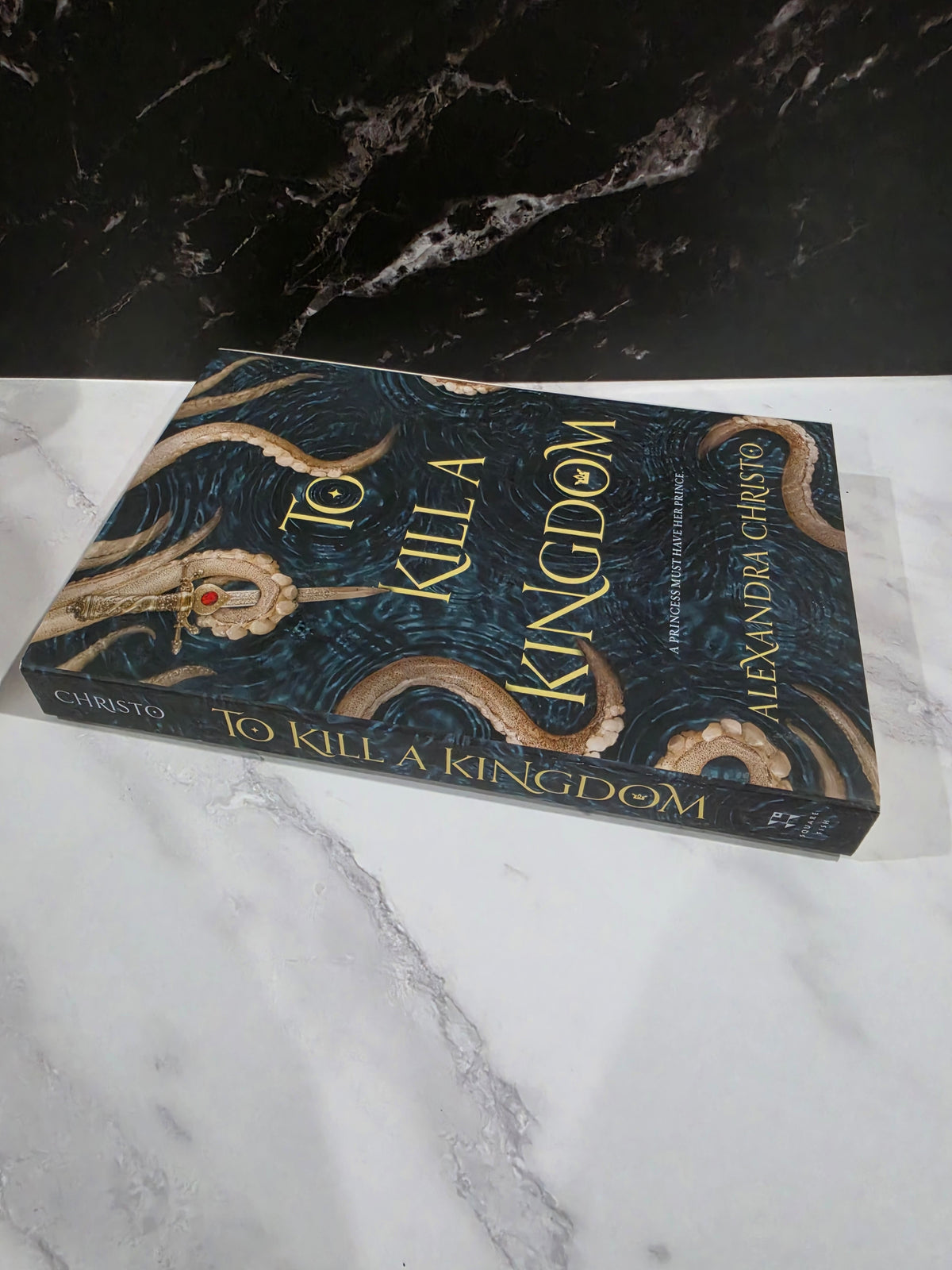 To Kill a Kingdom - Alexandra Christo