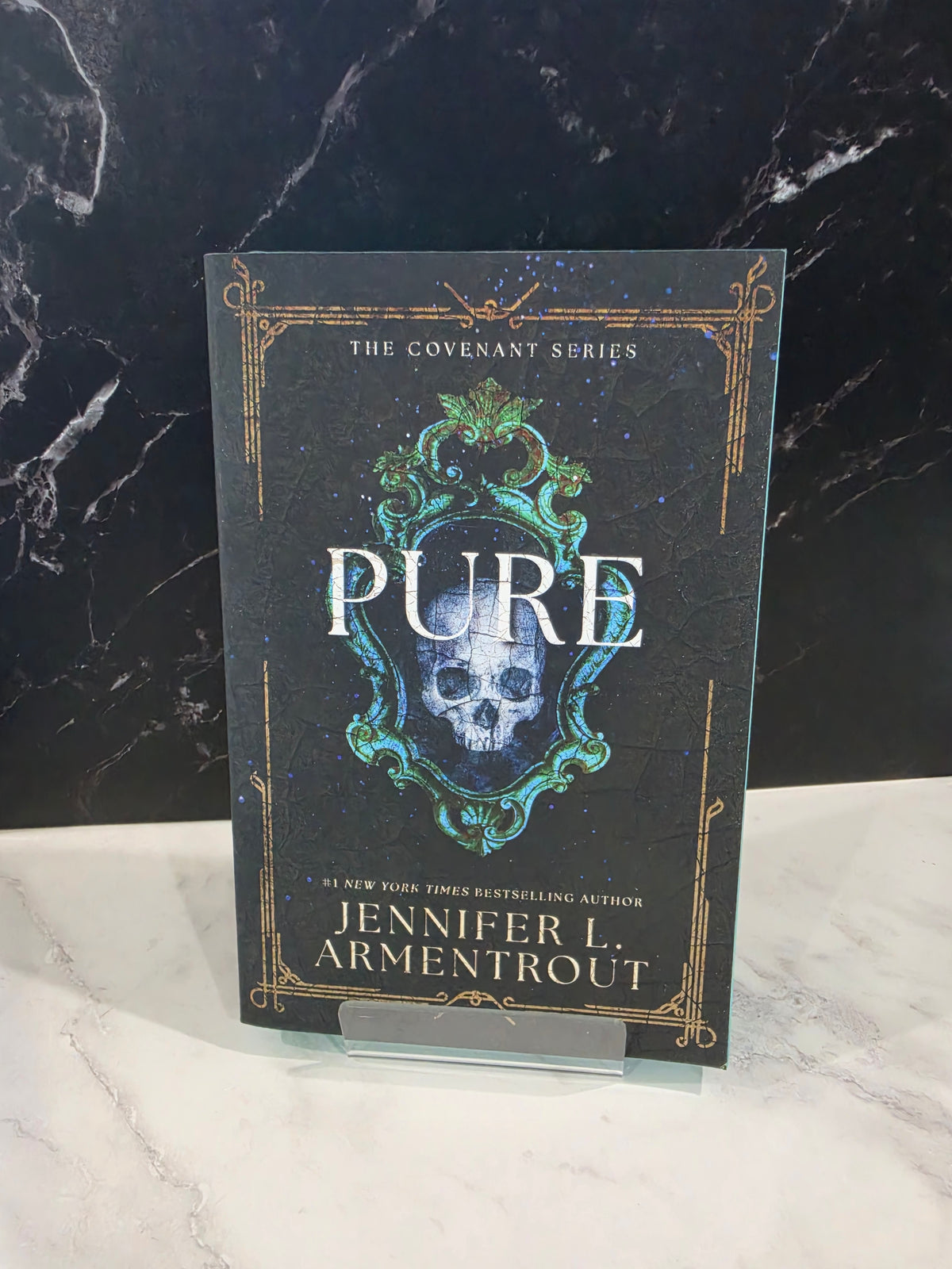 Jennifer L. Armentrout - Pure