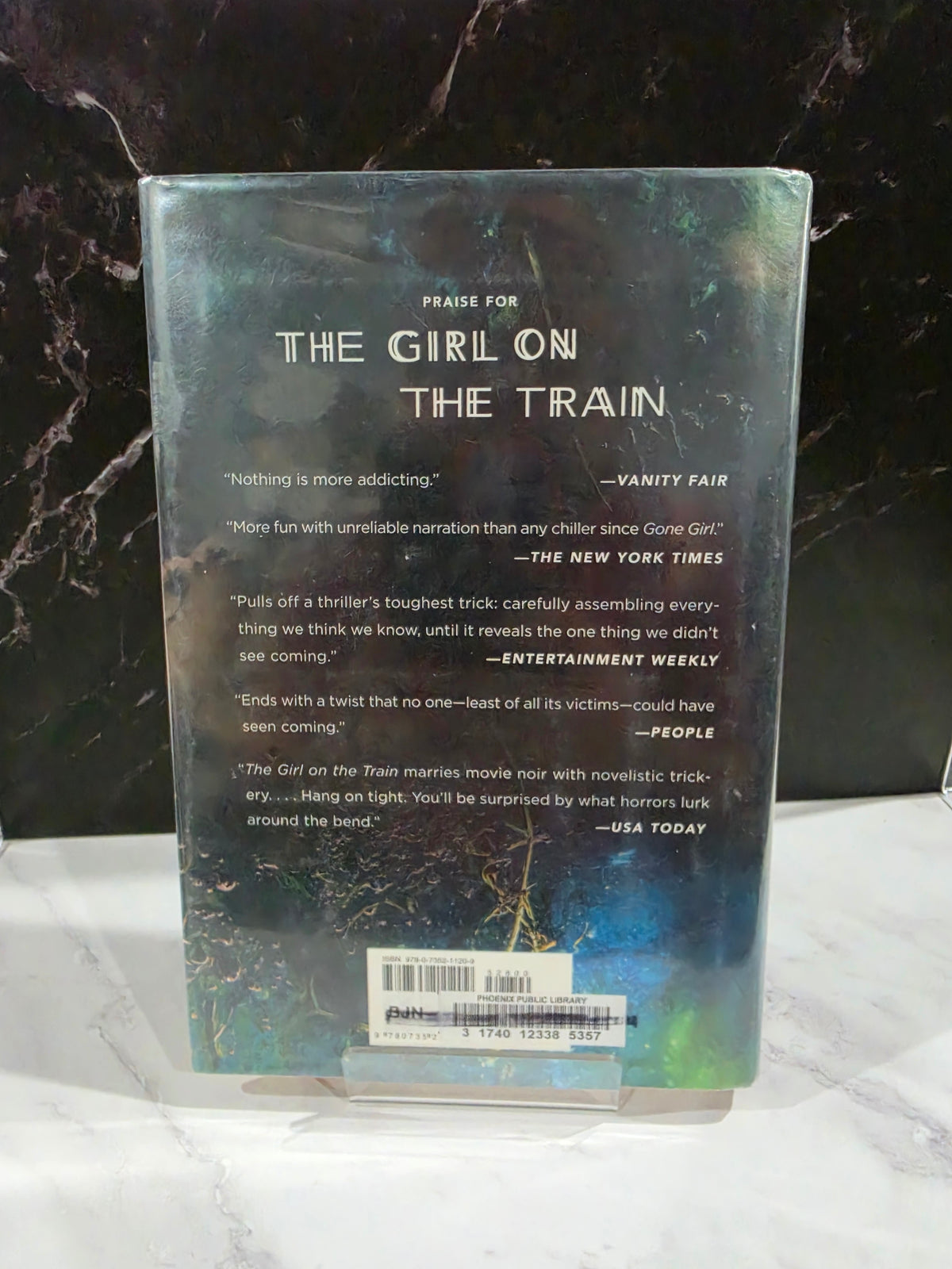 Paula Hawkins - Into the Water