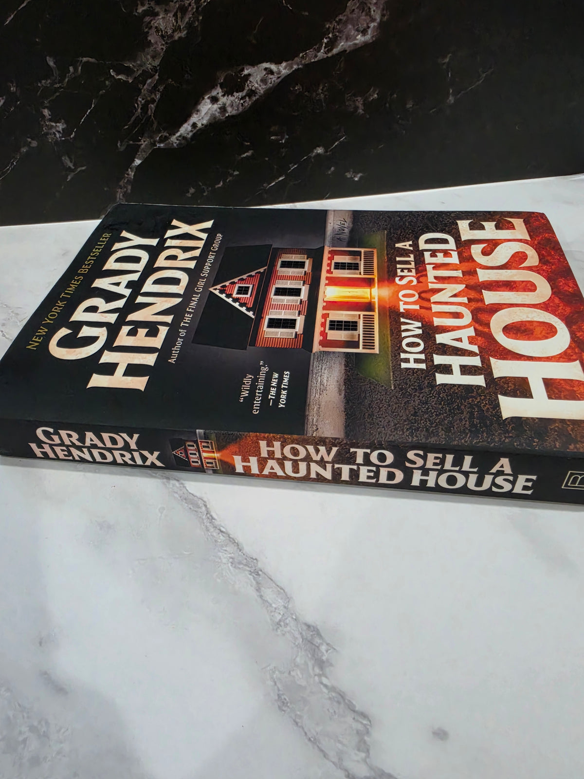 How to Sell a Haunted House - Grady Hendrix