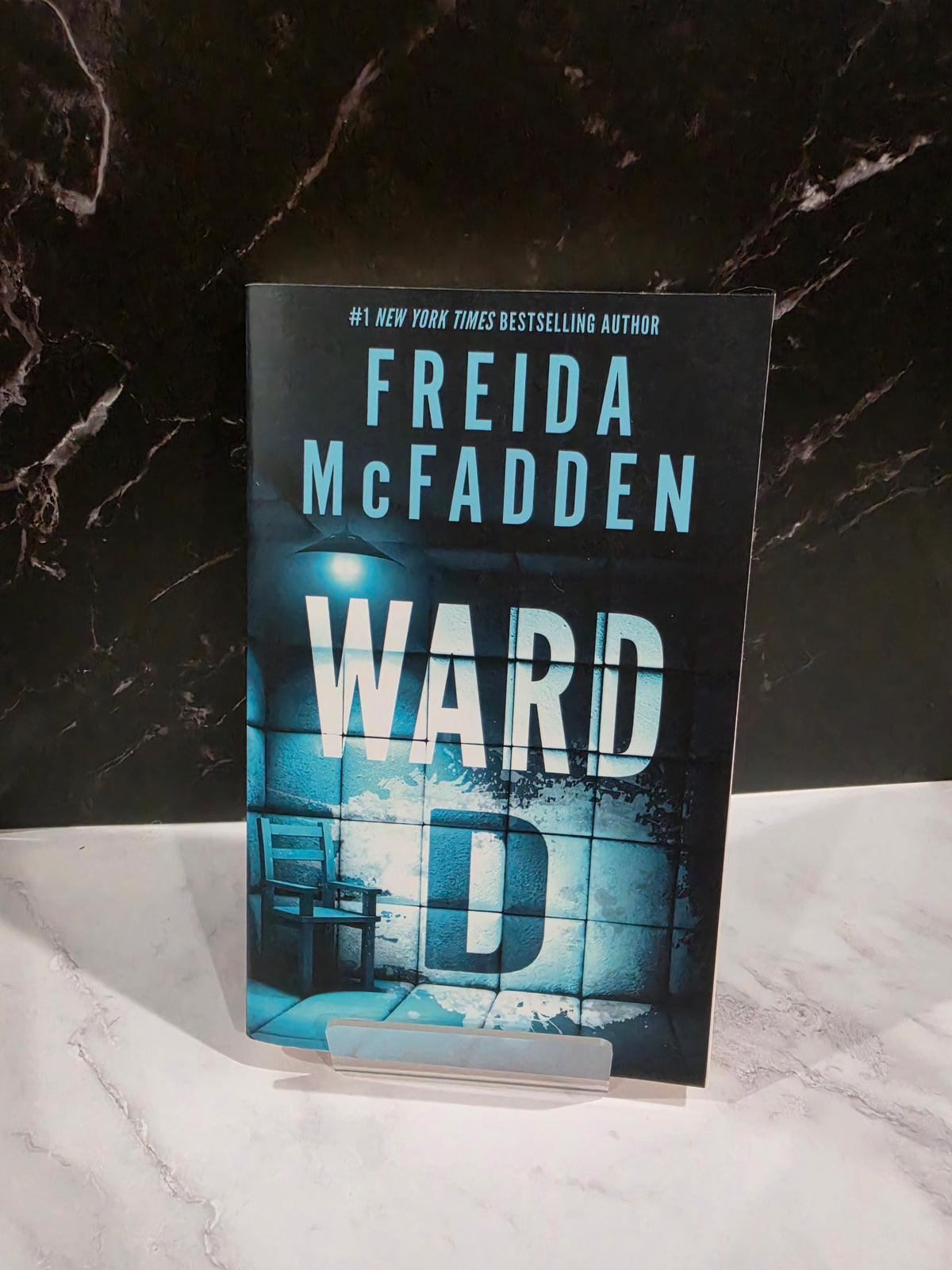 Freida McFadden - Ward D