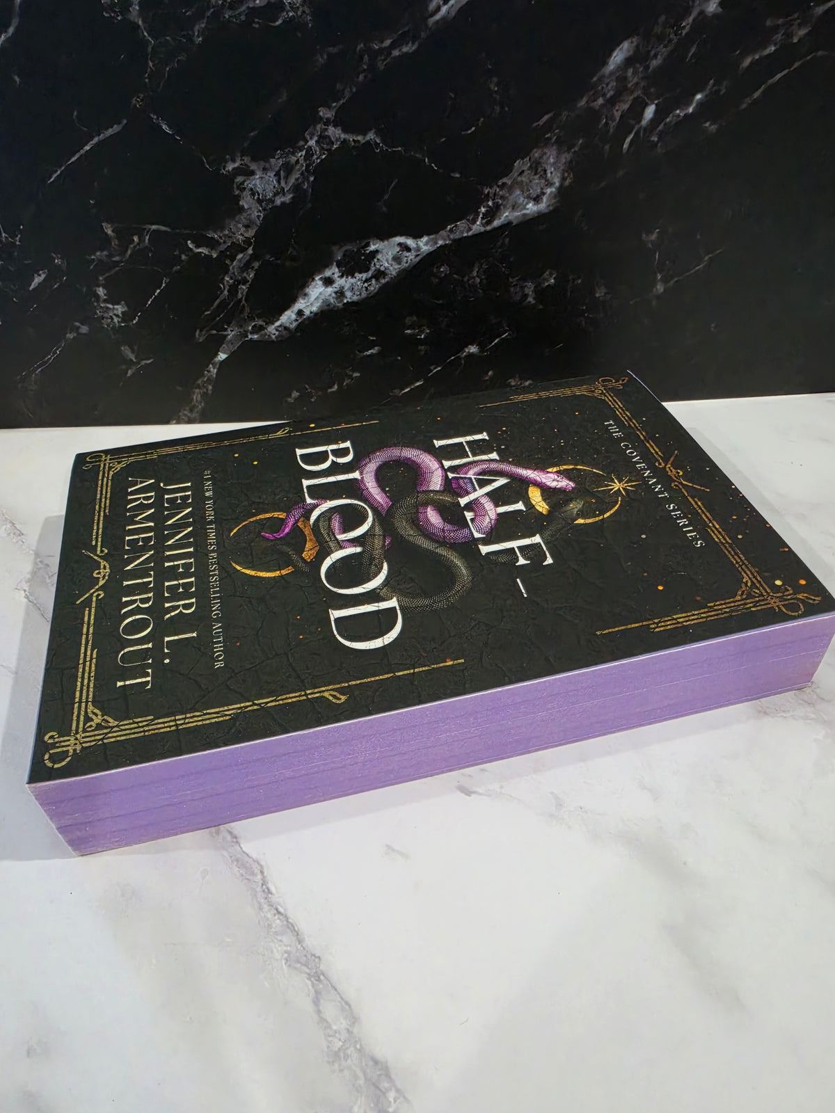 Jennifer L. Armentrout - Half-Blood
