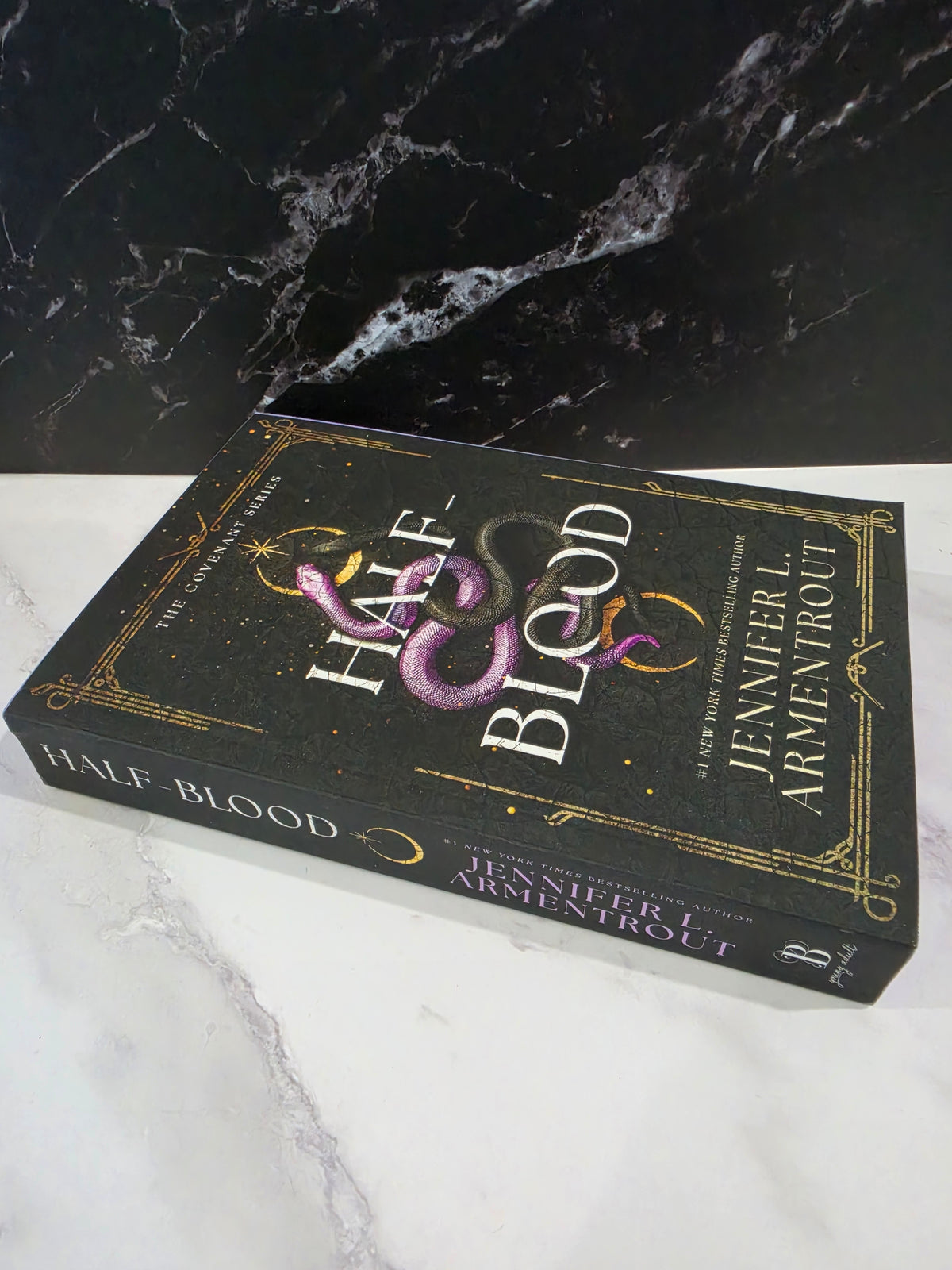 Jennifer L. Armentrout - Half-Blood