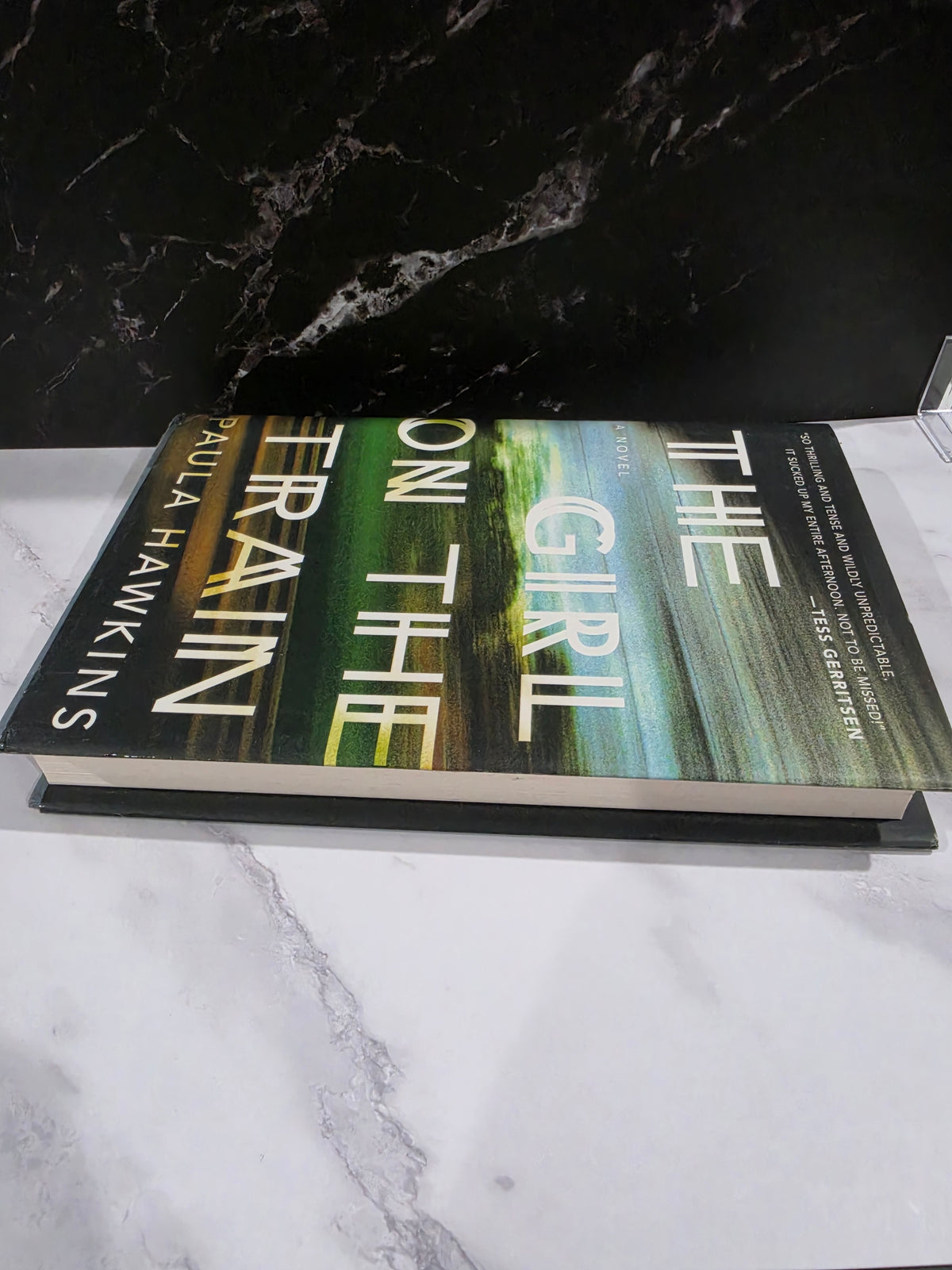 Paula Hawkins - The Girl on the Train