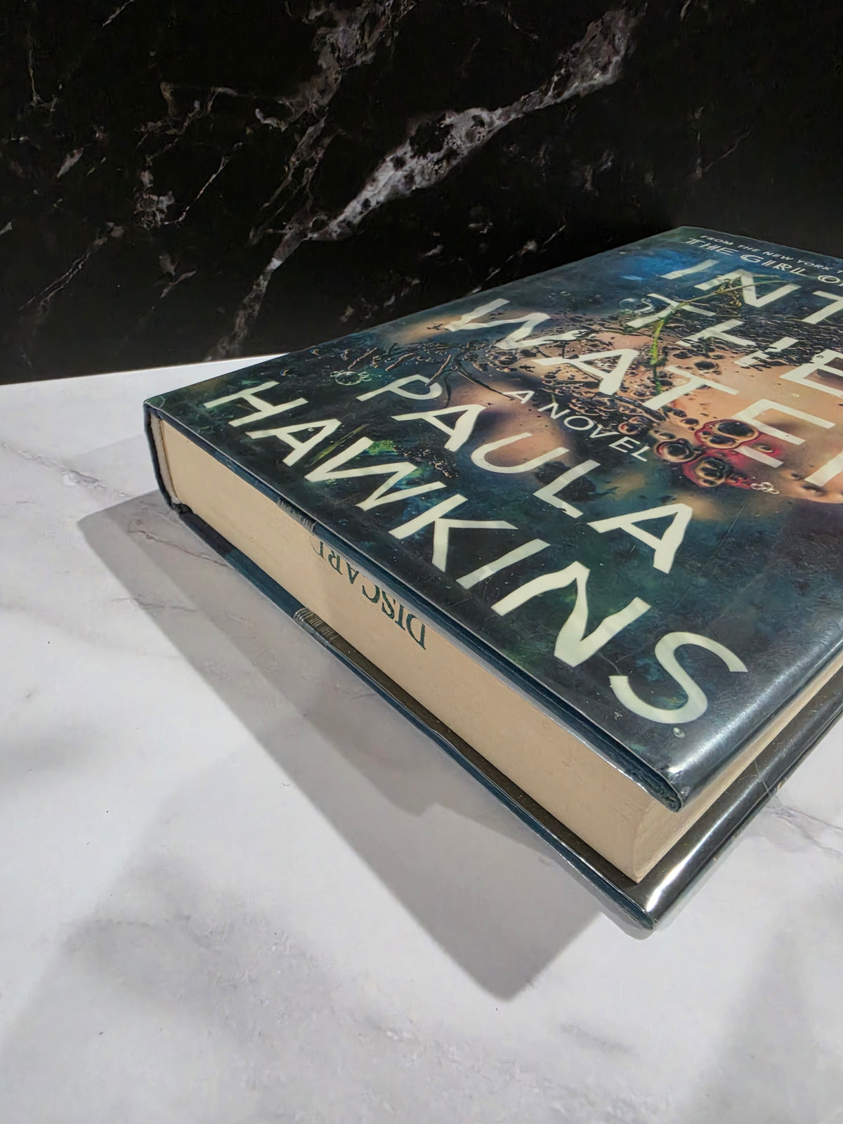Paula Hawkins - Into the Water