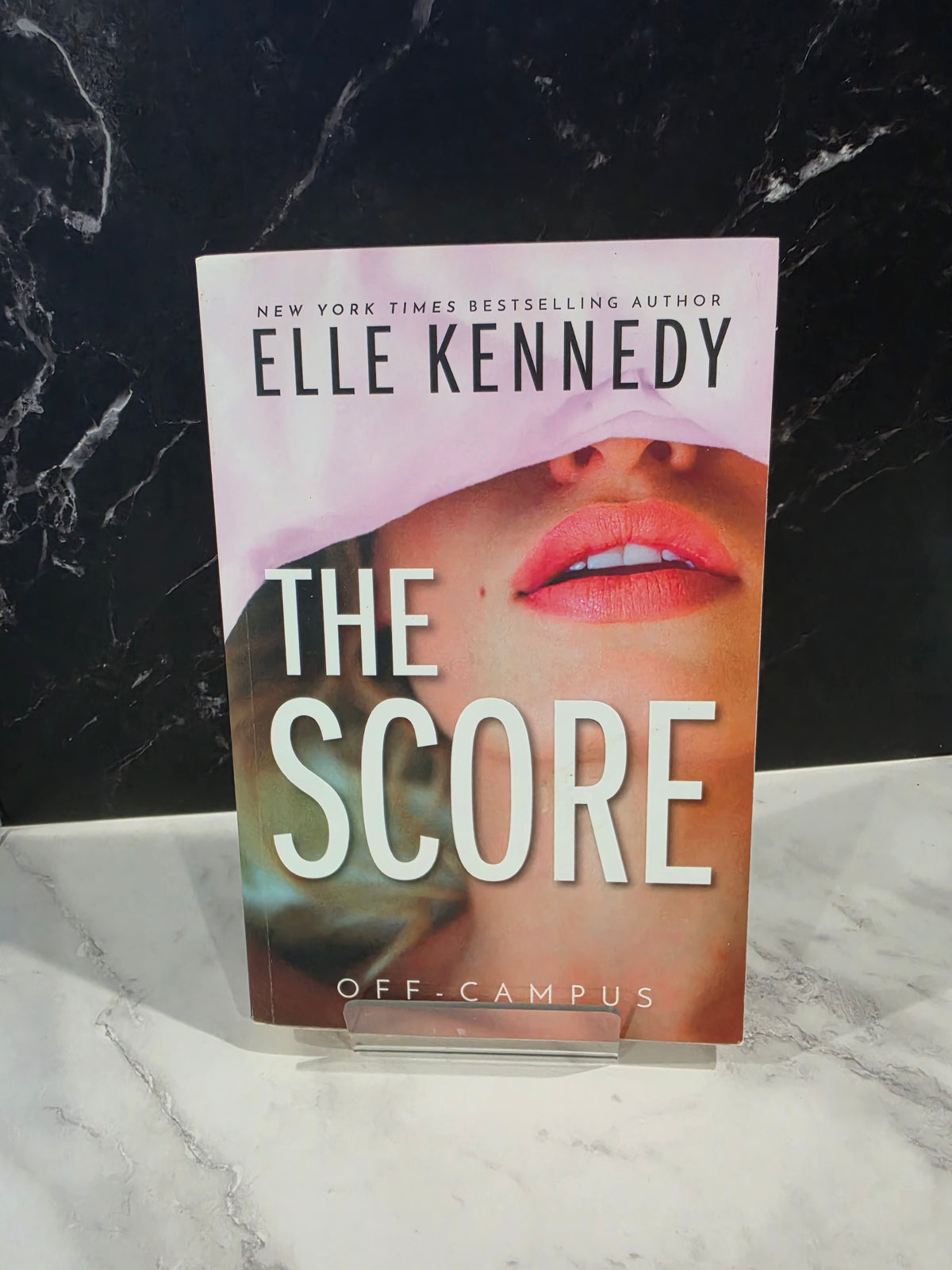 Elle Kennedy - The Score (Out of Print Cover)