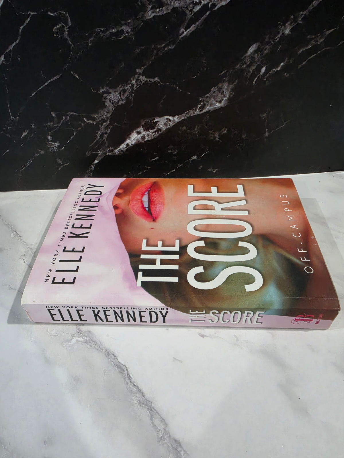 Elle Kennedy - The Score (Out of Print Cover)